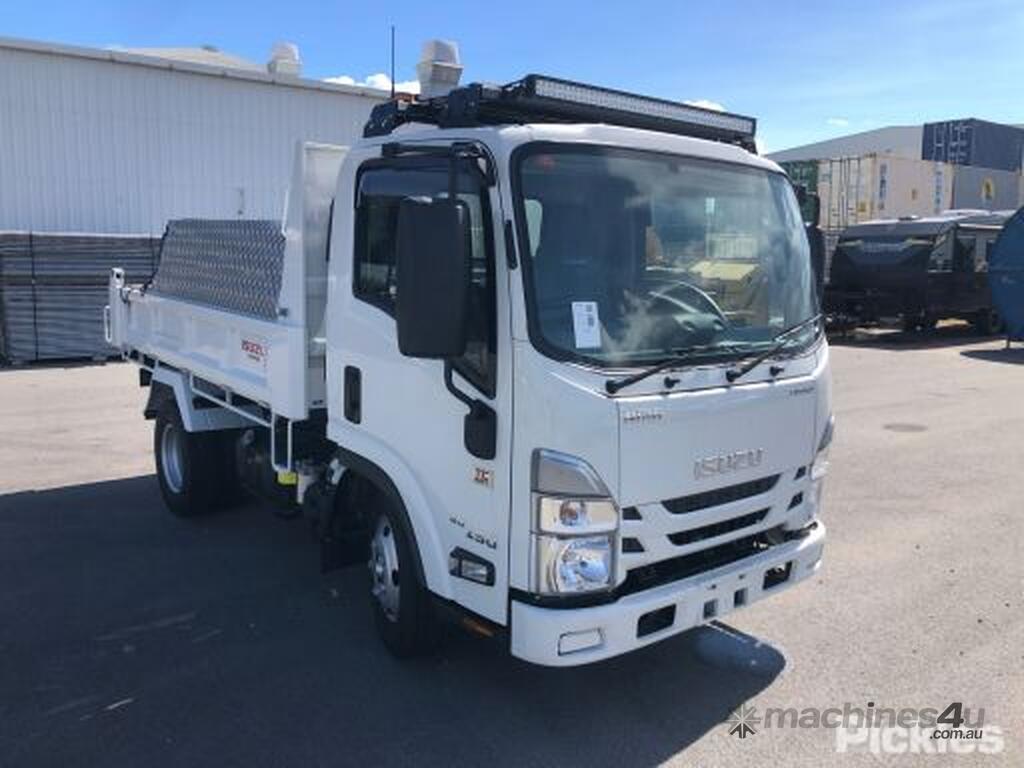 Buy Used Isuzu Isuzu Nmr Trucks In Listed On Machines U