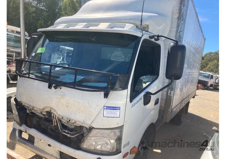 Buy Wrecking Hino DUTRO Truck Wrecking In Listed On Machines4u