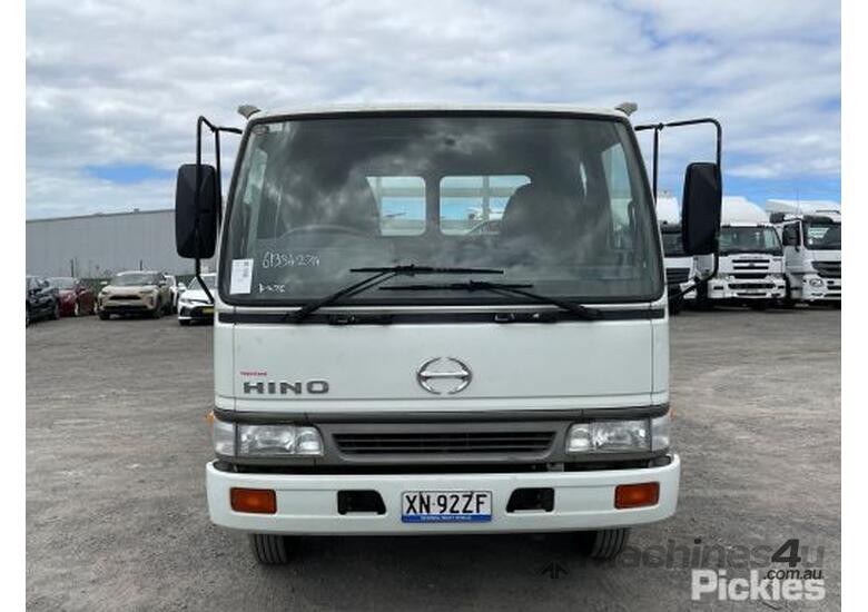 Buy Used Hino Fd J Tray Truck In Listed On Machines U