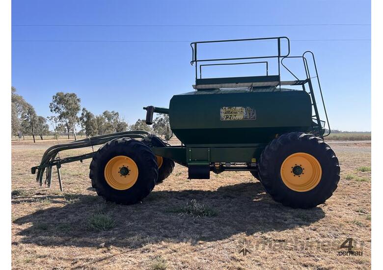 Used 2009 Simplicity 2009 SIMPLICITY 12000L TQ2 3 0 AIR SEEDER CART Air