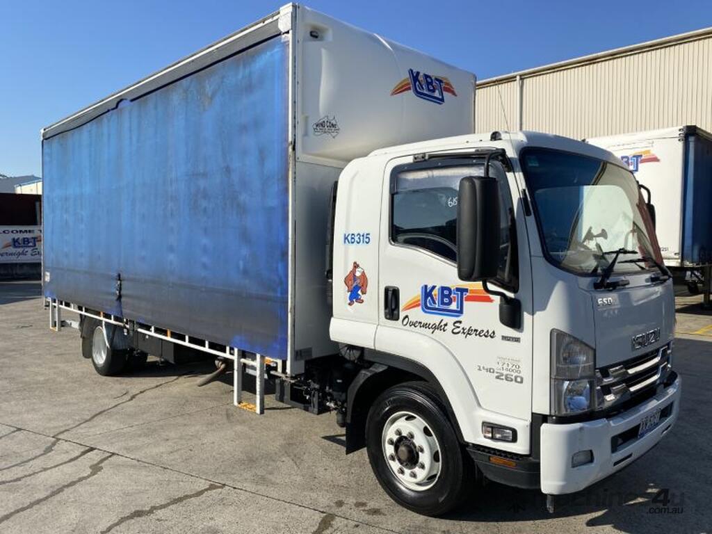 Buy Used Isuzu Isuzu Fsd Curtainsider Tautliner