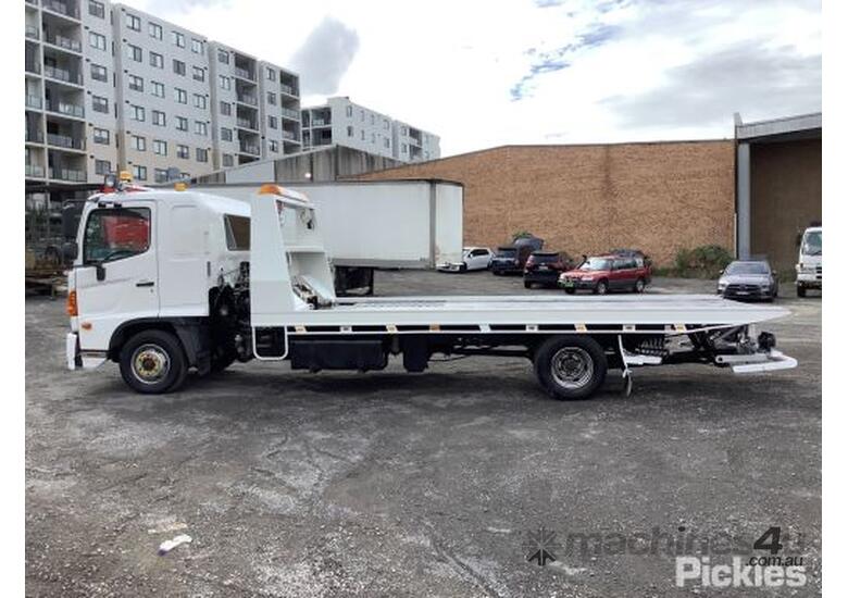 Buy Used Hino Hino Fd J Pantech Truck In Listed On Machines U