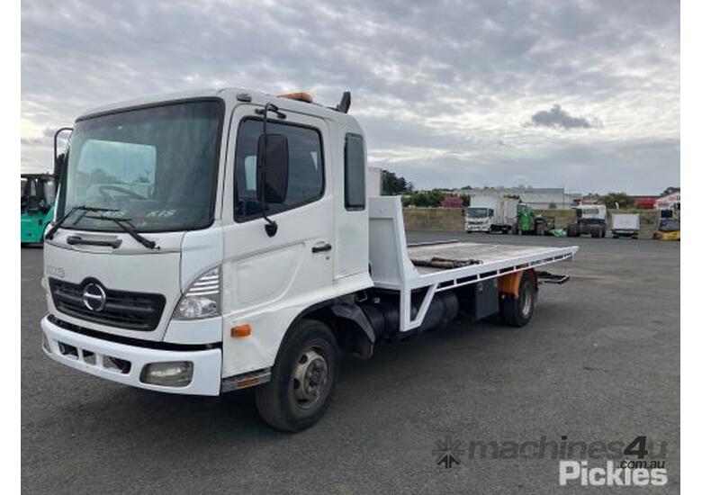 Buy Used Hino Fd J Cab Chassis In Listed On Machines U