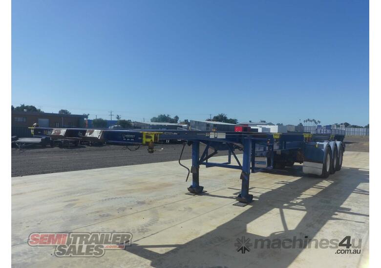 Buy Used 2003 Vawdrey Vawdrey 40FT Retractable Skel Skel Trailers In