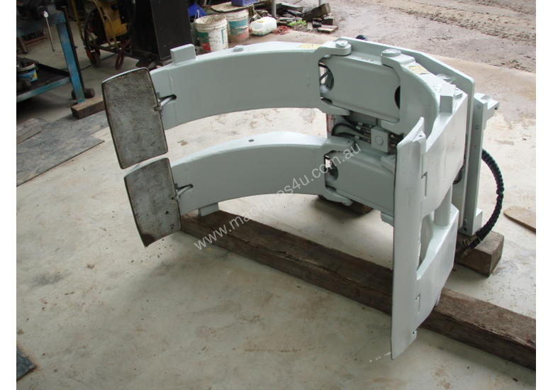 paper-roll-forklift-clamps-forklift-attachments-cascade