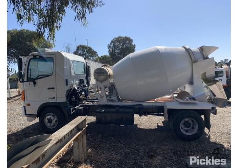 Buy Used 2011 Hino 2011 Hino FC7J Concrete Agitator Tray Truck In