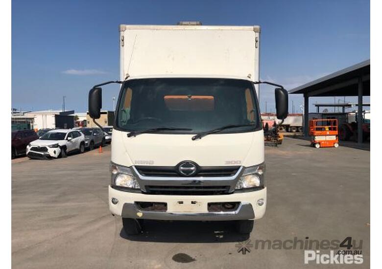 Buy Used Hino Hino Pantech Truck Mounted Ewp In