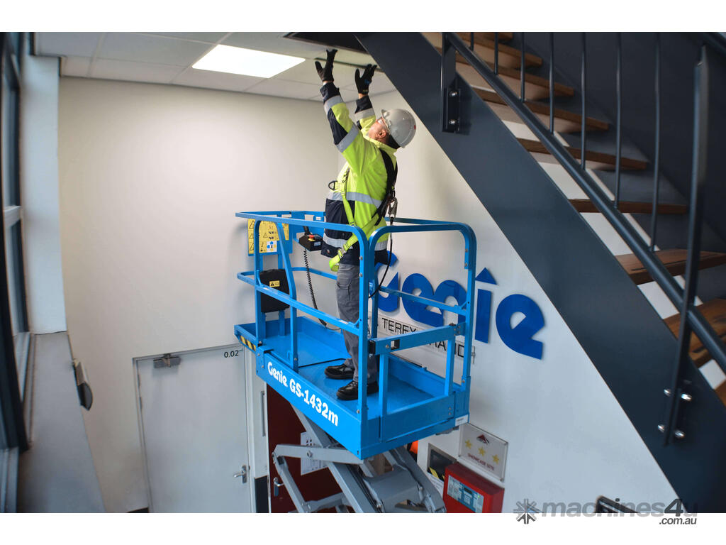 New Genie GS 1932m E Drive Scissor Lift In HELENSVALE TOWN CENTRE QLD