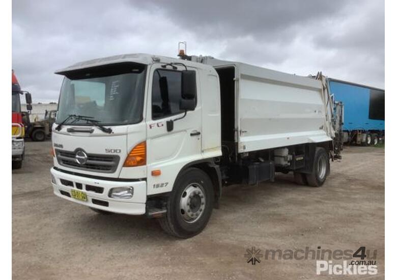 Buy Used Hino Fg Pantech Truck In Listed On Machines U