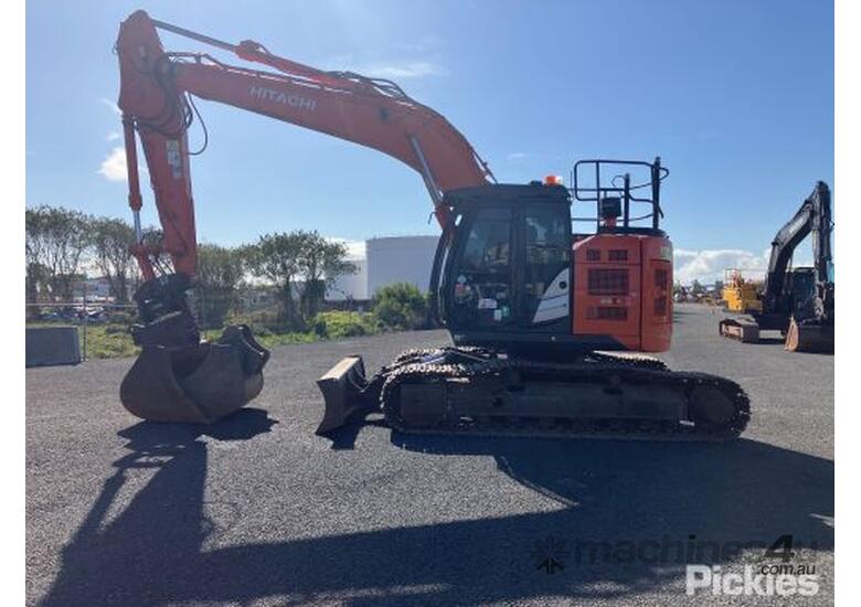 Used Hitachi Zx Uslc B Excavator In Listed On Machines U