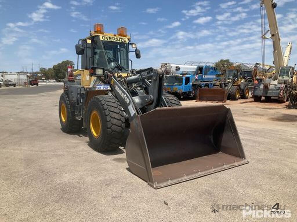 Used Komatsu Wa Pz Tool Carrier Loader In Listed On Machines U