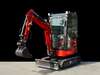 2.5c excavator with enclosed cab, reverse cycle air conditioning, retractable tracks and swing boom 