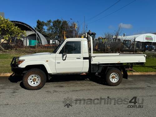 Landcruiser VDJ79R Tray 2012 V8 106356km 5 Speed 4x4 KBC082D SN1632