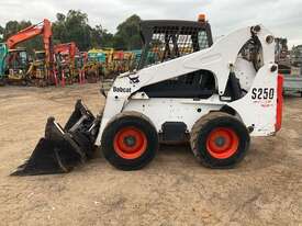 Bobcat S250 Wheeled Skid Steer - picture2' - Click to enlarge