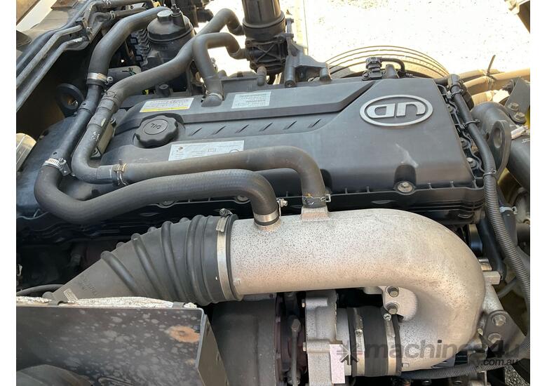 caption 2013 Nissan UD MK 11 250 Pantech Body