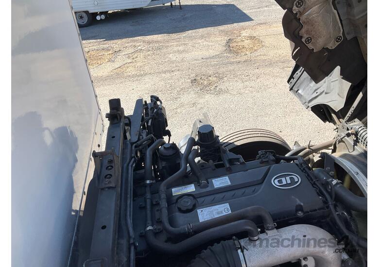 caption 2013 Nissan UD MK 11 250 Pantech Body