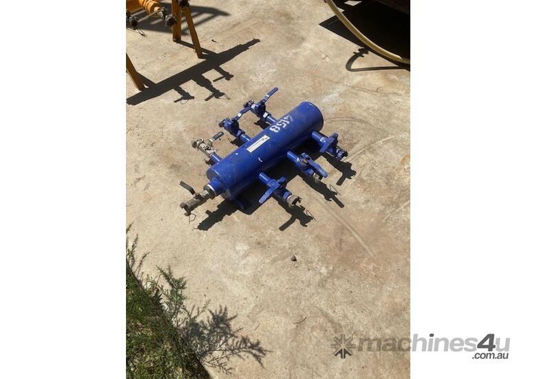 caption Pneumatic Compressed Air Manifold - 6 Outlet - 3/4