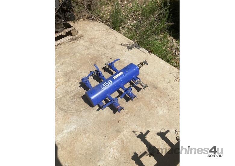 caption Pneumatic Compressed Air Manifold - 6 Outlet - 3/4