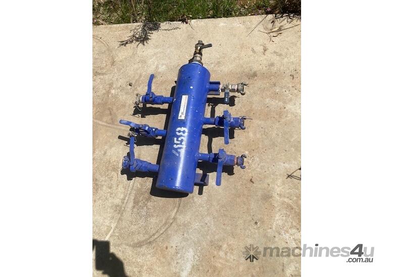 caption Pneumatic Compressed Air Manifold - 6 Outlet - 3/4