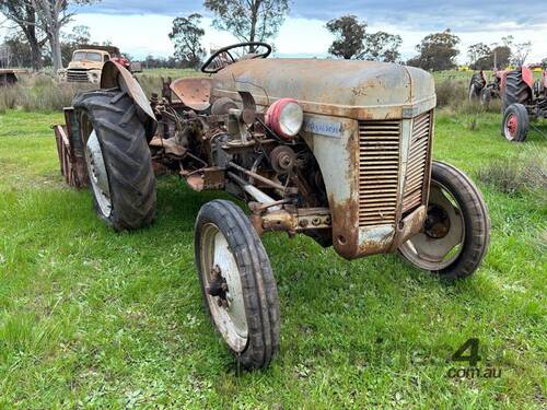 HARRY FERGUSON TEA TRACTOR