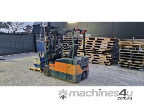 caption Toyota Forklift 7FBE18 Electric - Priced to clear – Useful for Narrow aisles