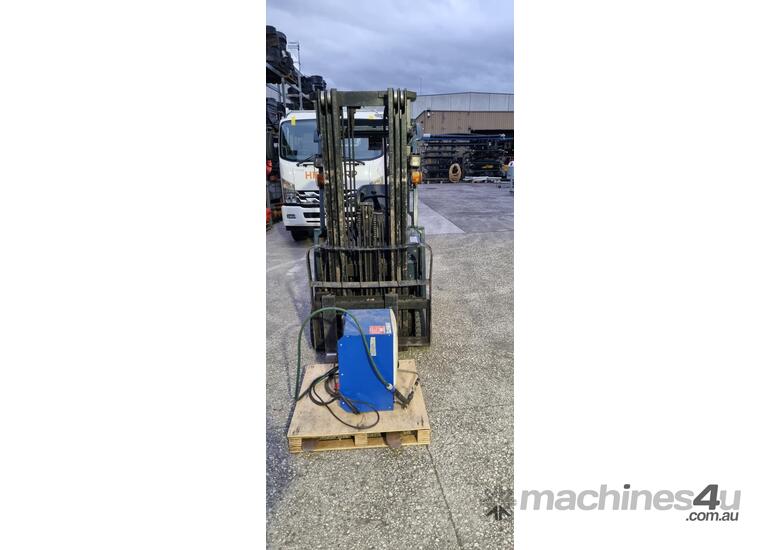 caption Toyota Forklift 7FBE18 Electric - Priced to clear – Useful for Narrow aisles