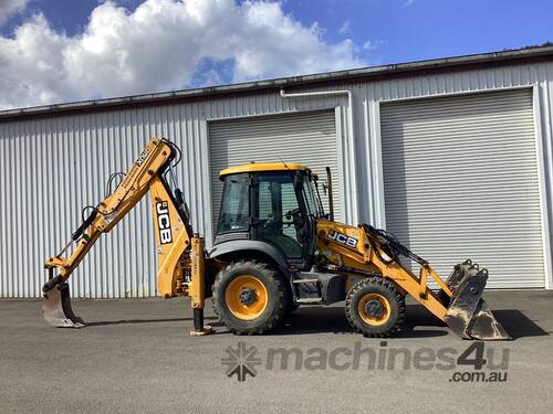 JCB 3CX Backhoe