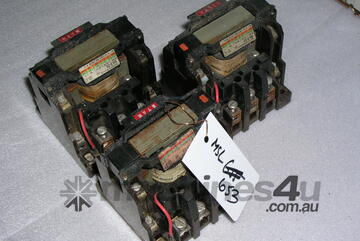 MSL 653 - KLOECKNER MOELLER LV CONTACTORS - VGC - QTY 3