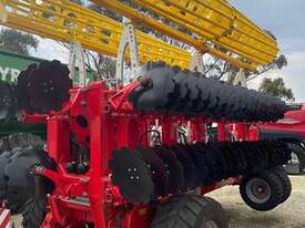 2022 Pottinger 1001T 10M/32' Terradisc Harrows - picture0' - Click to enlarge