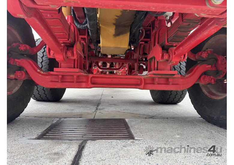 caption Kenworth C500 8x4 Bed/Winch Truck