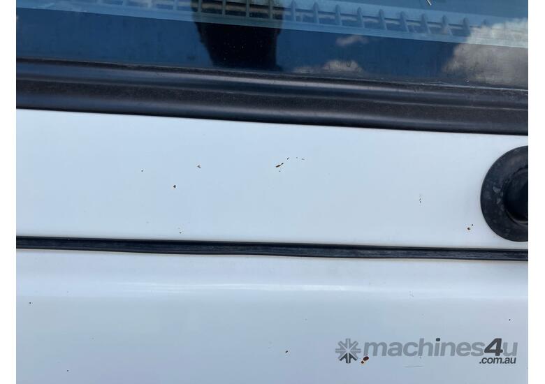 caption 2020 Isuzu NNR 45-150 Crew Cab Table Top