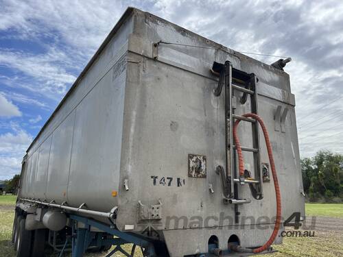 caption 1990 Clutha Trailers Tri Axle Tri Axle Tipping Trailer