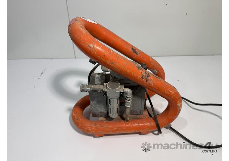 caption GAST (doa-v510-on) Vacuum Pump