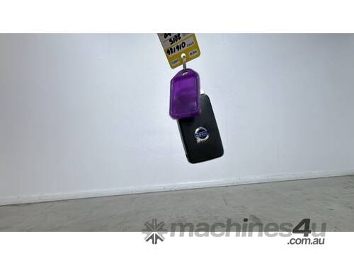 caption 2015 Volvo V40 D4 Luxury Hatch (Diesel) (auto) **Non-Runner - Sold W/ Mechanical Issues**