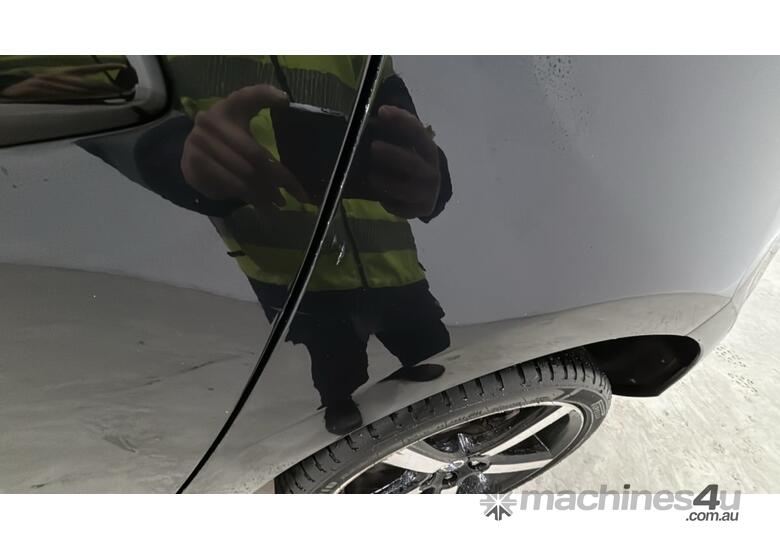 caption 2015 Volvo V40 D4 Luxury Hatch (Diesel) (auto) **Non-Runner - Sold W/ Mechanical Issues**