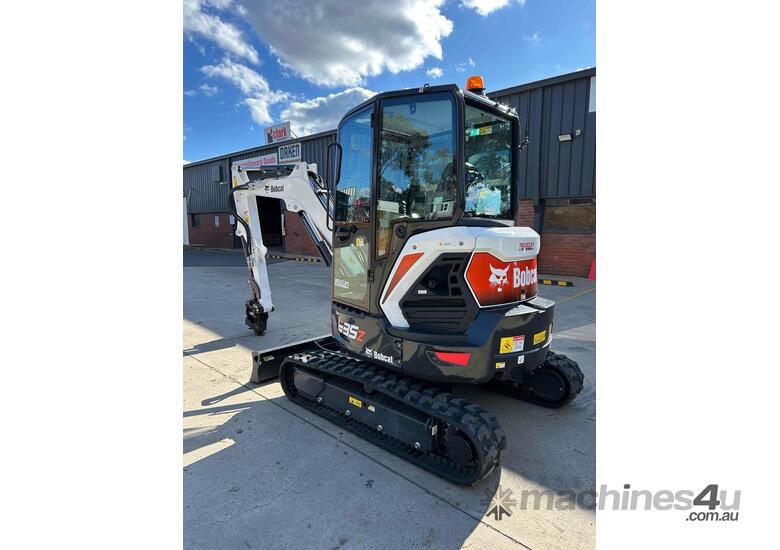 Demo Bobcat E35z with Tilt Hitch