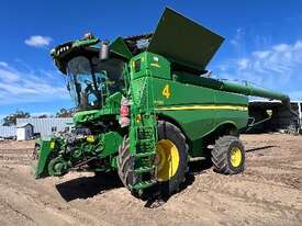 Combine Harvester John Deere S790 - picture0' - Click to enlarge