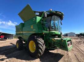 Combine Harvester John Deere S790 - picture2' - Click to enlarge