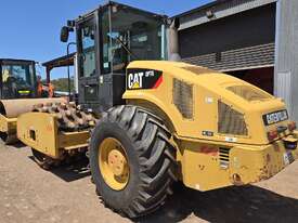 2008 Caterpillar CP76 Pad Foot Roller CAT CP76 17T Pad Foot Roller - picture19' - Click to enlarge