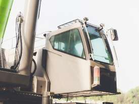 2025 Zoomlion ZCT1500V 150Ton Telescopic Crawler Crane - picture0' - Click to enlarge