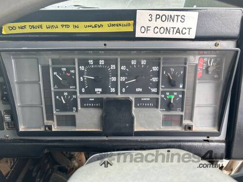 caption 2001 Iveco ACCO 2350K Water Tanker