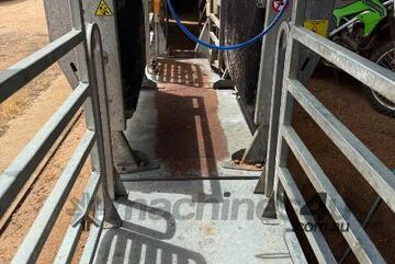 Peak Hill Industries Immobiliser Sheep Worker