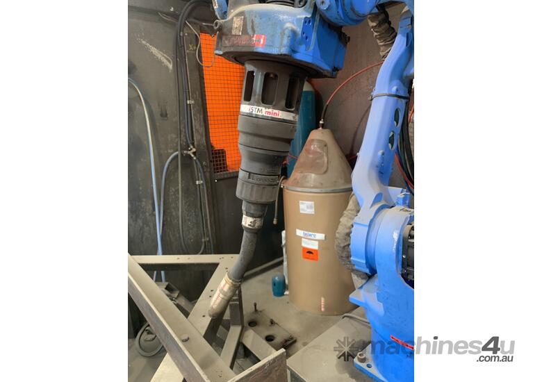 Robot Welder Yaskawa with OTC Webee P400 Binzel water cooled torch