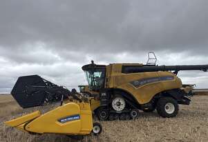 2023 New Holland CR10.90 Combines