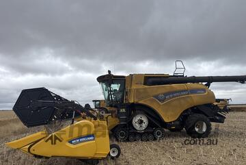 2023 New Holland CR10.90 Combines