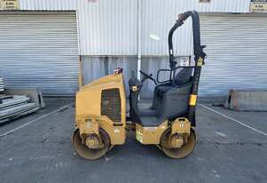 2015 Cat CB14B Tandem Roller