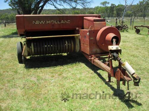 New Holland 317 Small Square Hay Baler