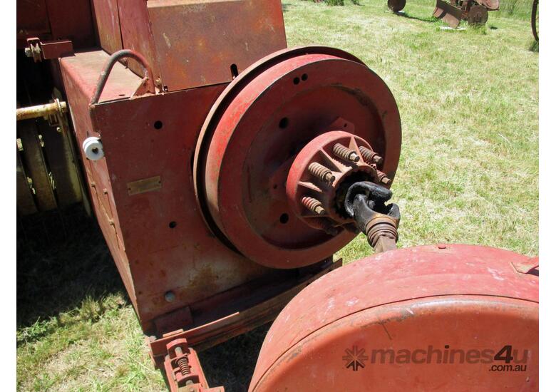 New Holland 317 Small Square Hay Baler