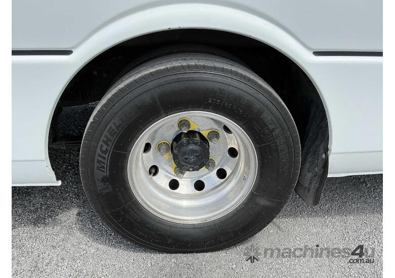 2021 Mitsubishi Fuso Rosa Bus