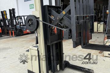 Crown Walkie Reach Stacker 25WR